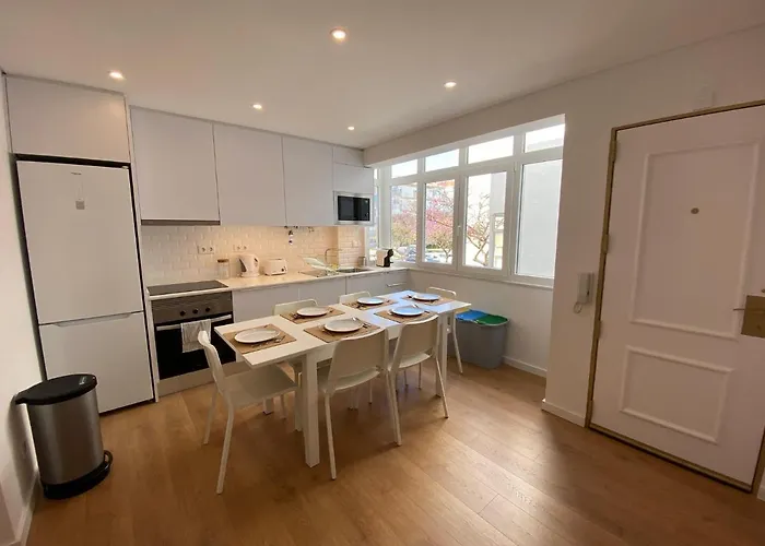Carcavelos Beach Shared Serviced Apartment 11 Oeiras