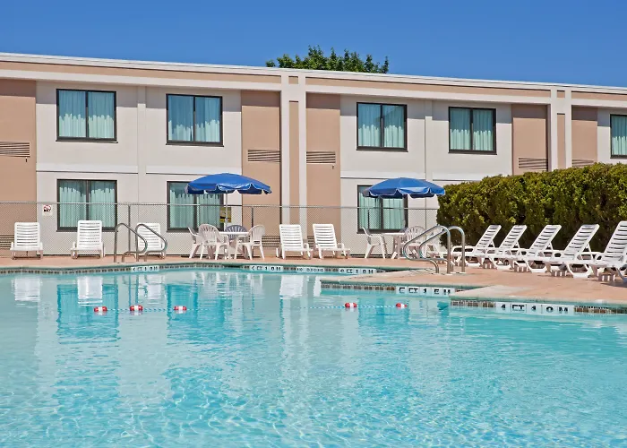 Holiday Inn Hasbrouck Heights-Meadowlands By Ihg