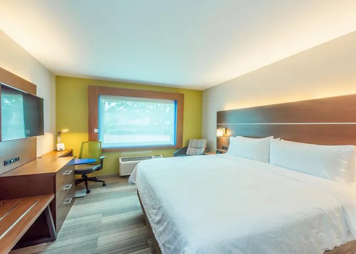 Holiday Inn Express Hotel & Suites Bradenton West By Ihg