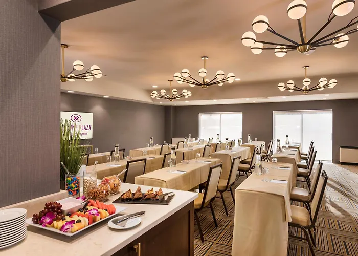 Crowne Plaza Providence-Warwick