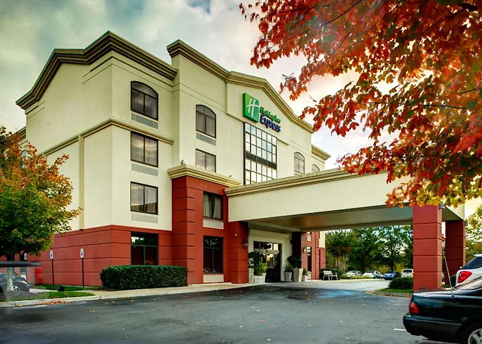 Holiday Inn Express Richmond Airport By Ihg