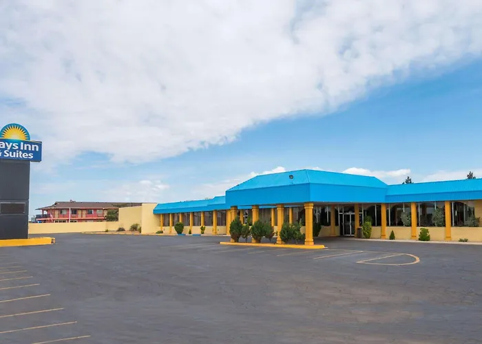 Days Inn & Suites By Wyndham Clovis