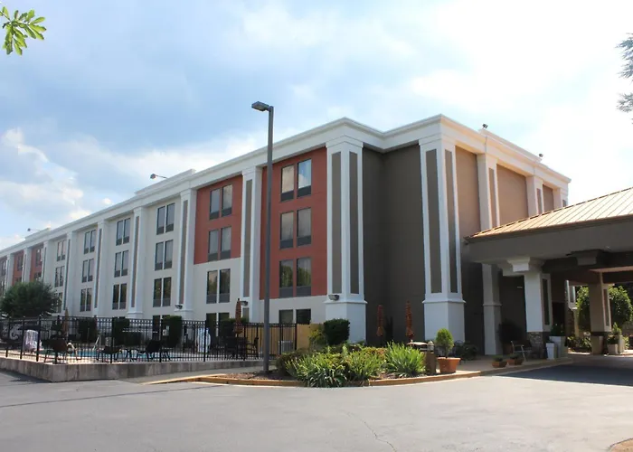 Holiday Inn Express Forsyth By Ihg