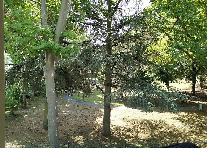 Chambre D'Hote Dans Une Maison Avec Parking Privee