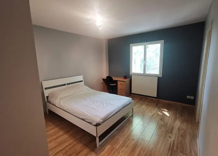 Chambre D'Hote Dans Une Maison Avec Parking Privee