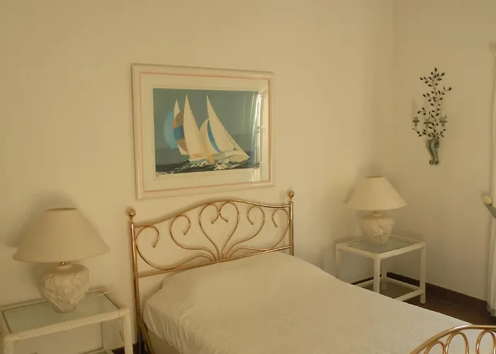 Magnifique Chambre Immense Terrasse Spa Jacuzzi Prive Fréjus