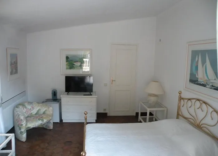 Magnifique Chambre Immense Terrasse Spa Jacuzzi Prive Fréjus