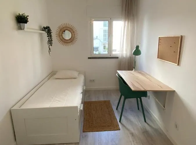 Carcavelos Beach & Nova Sbe Shared Serviced Apartment 3 Oeiras
