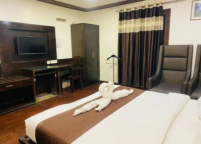 Qotel Express Sandberry Prashant Vihar