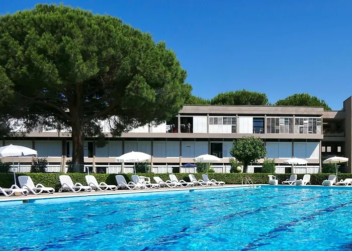 Apartment 4 Beds With Private Outdoor Area In Residence With Swimming-Pool In Marina Di Bibbona, Only 300 Meters From The Beach