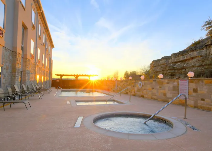 Baymont Inn & Suites By Wyndham Glen Rose