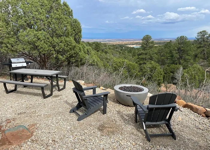 Canyon Rim Domes - A Luxury Glamping Experience!! Monticello