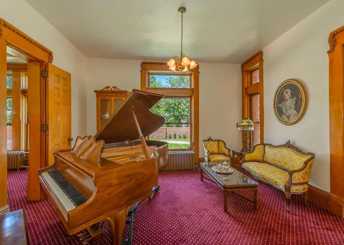 Orman Mansion - Pueblo'S Most Luxurious Stay!