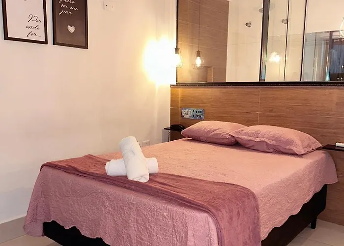 Bob Motel