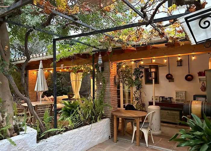 At Home In Malaga Stay & Solo Travellers