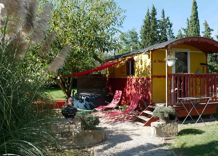MAS MAURANE-Roulotte avec SPA privé aux portes d'ARLES