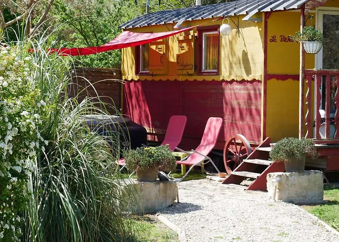 MAS MAURANE-Roulotte avec SPA privé aux portes d'ARLES