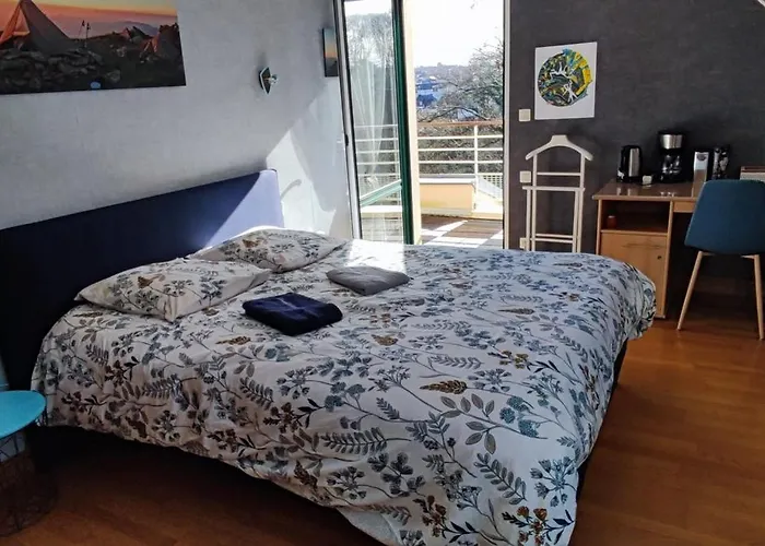 2 Belles chambres avec balcon sdb et WC privatifs Lannion
