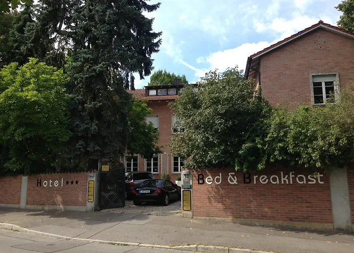 Hotel B&B Bredl In Der Villa Ballestrem Straubing
