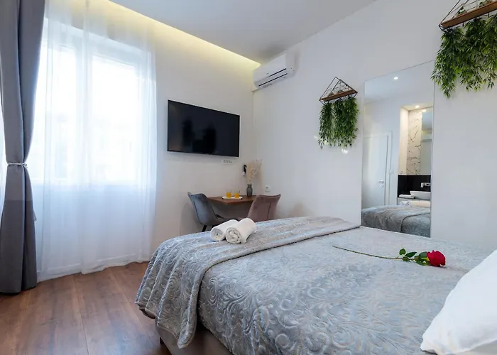 Antares Luxury Rooms Split