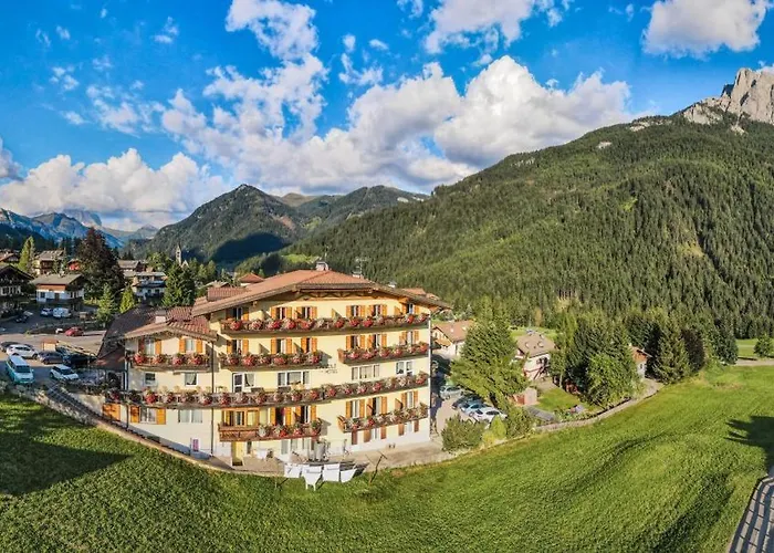 Al Piccolo Hotel Vigo di Fassa