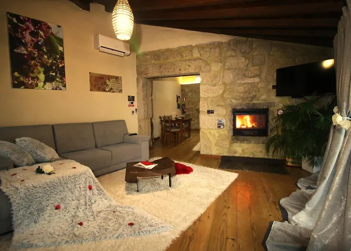 Casa Favo de Mel - Jacuzzi&Piscina - Refúgio na Montanha