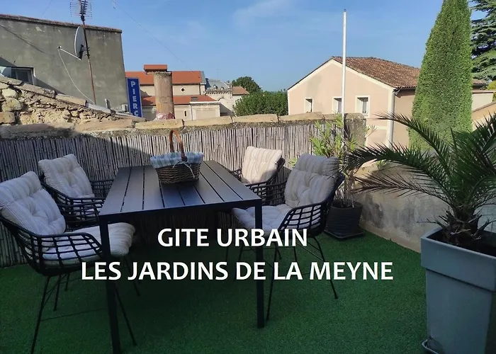Gite Urbain Les Jardins De La Meyne Orange 