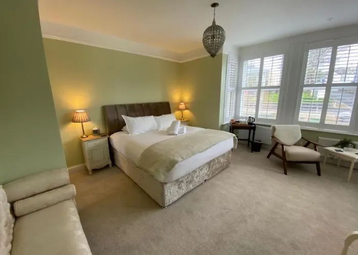 Camelot Guest House
