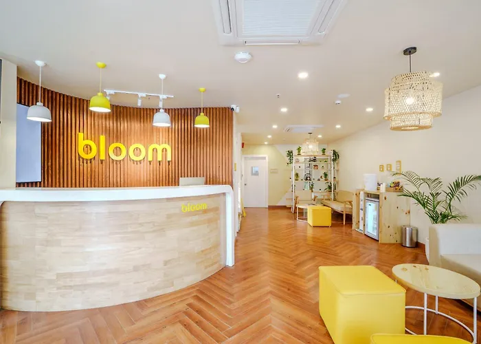 Bloom Hotel - Karol Bagh