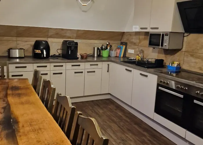 Victory Guesthouse - Handwerker Pension