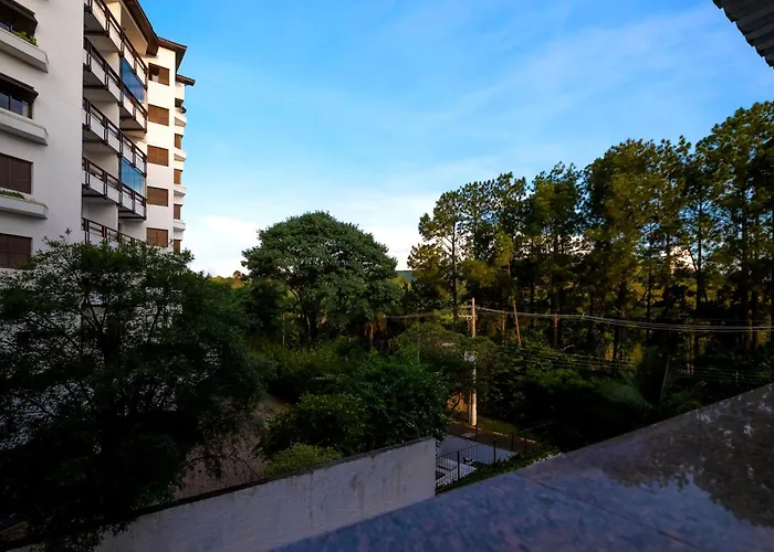 Rovi Plaza Hotel