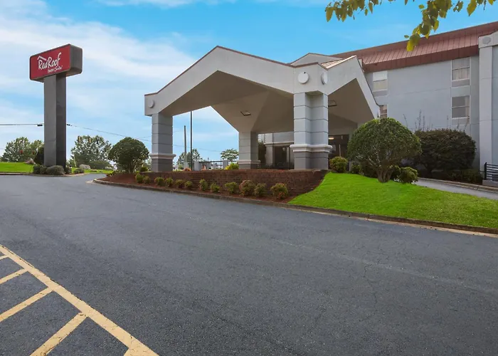 Red Roof Inn & Suites Newnan