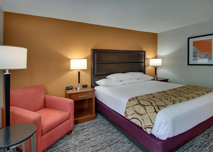 Evansville Hotels