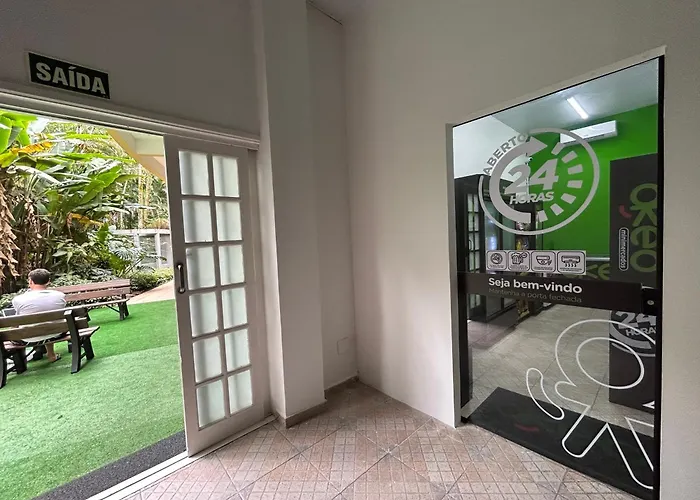 FABULOSO FLAT 225, 2 PISCINAS climatizadas, SKY com 170 canais,TV com Xbox, internet particular 500m Bertioga, Riviera de São Lourenço Flat Duplex inteiro, Adega, cozinha equipada completa serviço de hotelaria, serviço de praia nos finais de semana