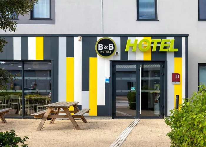 B&B HOTEL Niort Marais Poitevin