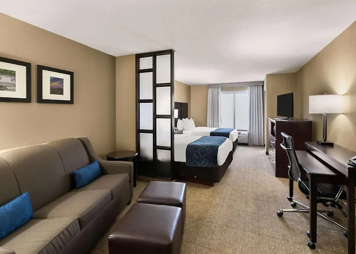Comfort Suites Commerce