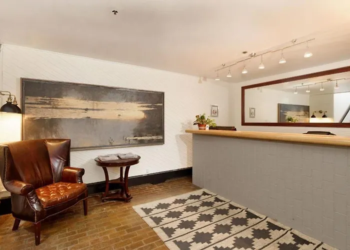 Independence Square 302, Top Floor Stylish Hotel Room With Wet Bar, A/C, In Downtown Aspen