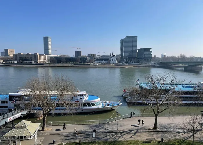Rhein Hotel St. Martin Colonia