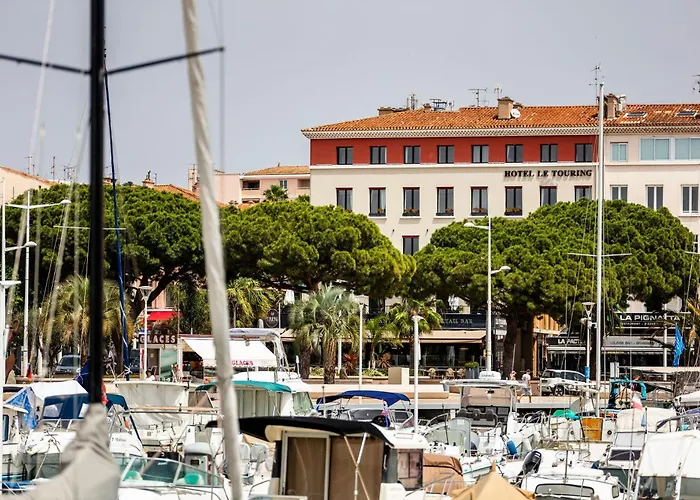 Hôtel le Touring