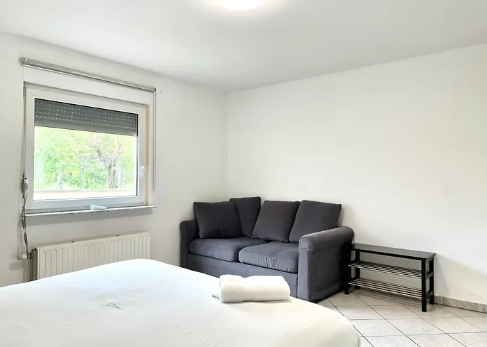 Large Room In Schuttrange Free Parking 10Mins To Airport Excellent Customer Services