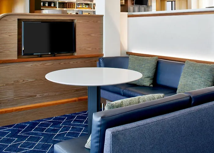 Courtyard By Marriott Memphis Airport