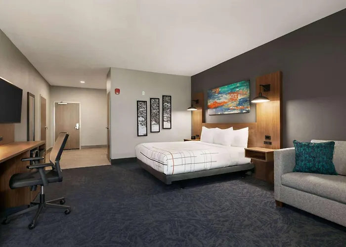 La Quinta Inn & Suites By Wyndham College Station North