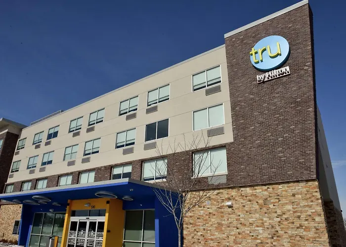 Tru By Hilton Lawrence Hotel