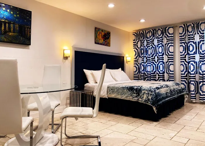 Crystal River Hotels