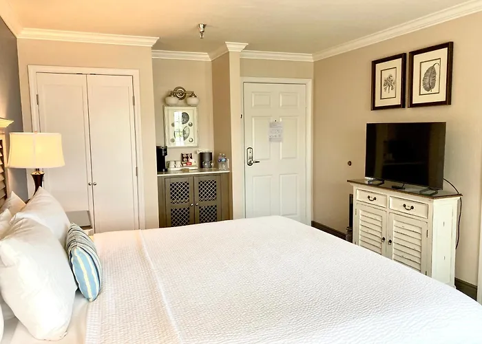 Sand Pebbles Inn
