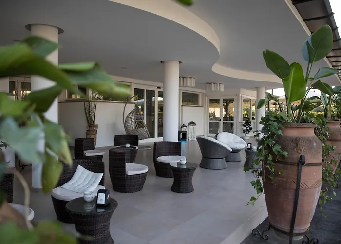 Love & Fama Hotel