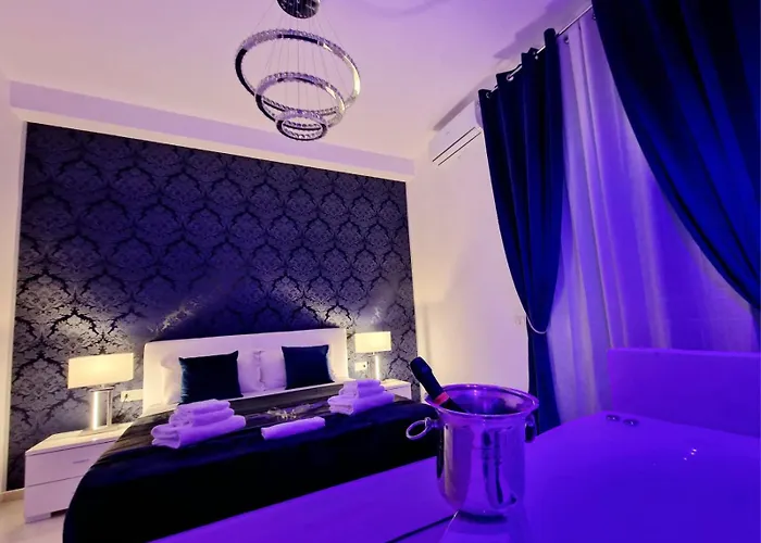 Maschio Angioino Suite Naples