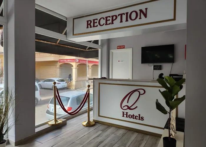 Hotel Q-Royal
