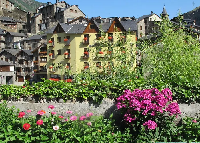 Hoteles en Llavorsí
