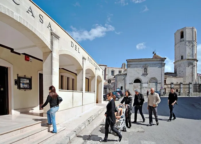 Albergo Casa Del Pellegrino Monte SantʼAngelo